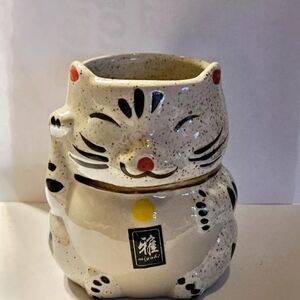 Yokohama Studio Hand Painted Cat Mug Miyabi ~ Ivory Color  w/Light Brown Speckle